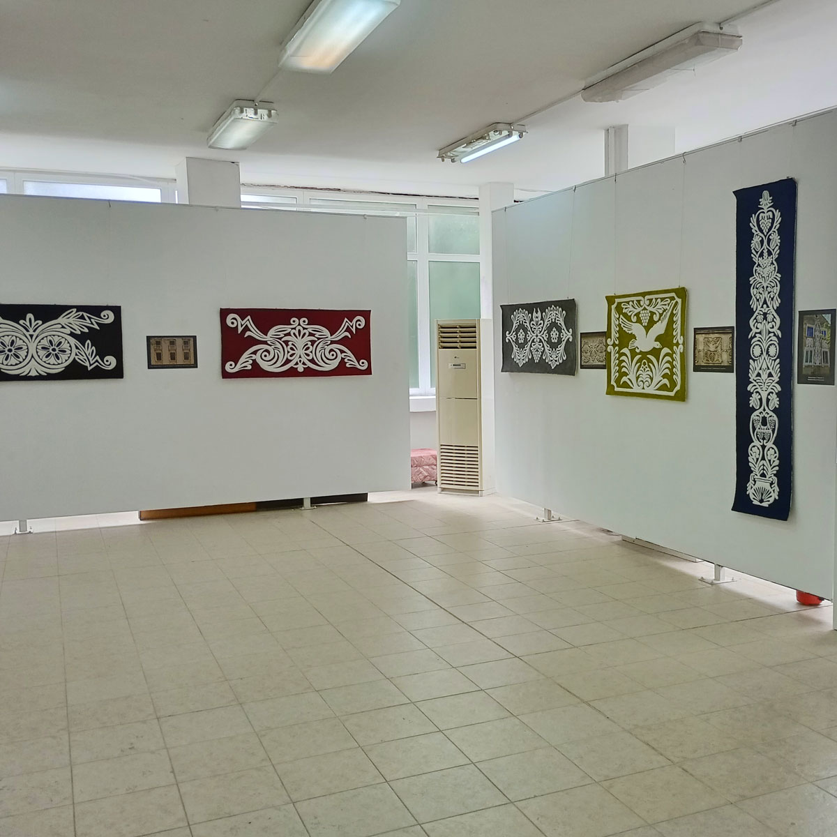 Exhibition The stone embroideries of Nova Kakhovka in textiles in Shumen, Bulgaria