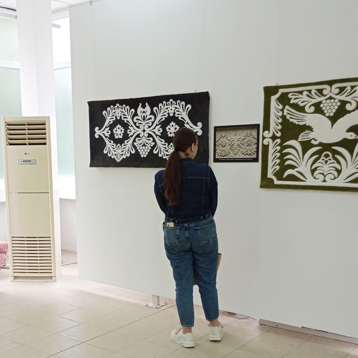 Exhibition The stone embroideries of Nova Kakhovka in textiles in Shumen, Bulgaria
