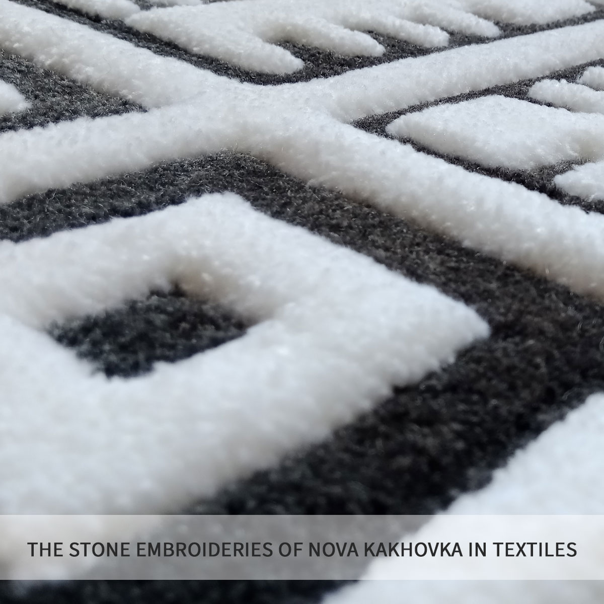 The stone embroideries of Nova Kakhovka in textiles