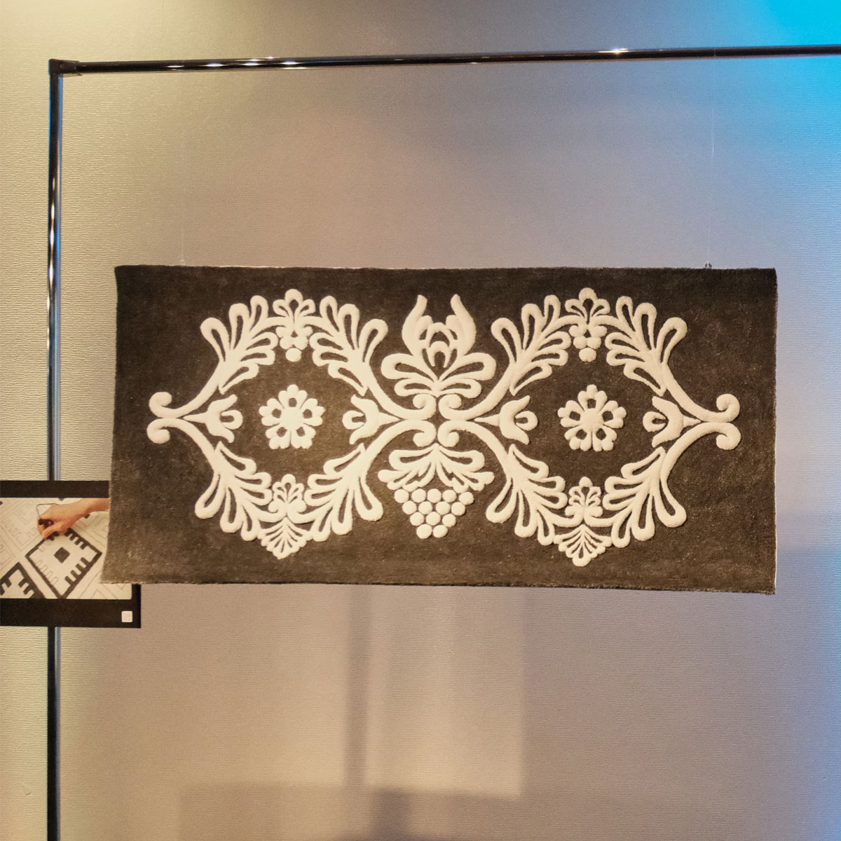 The stone embroideries of Nova Kakhovka in textiles in Brussels, Belgium