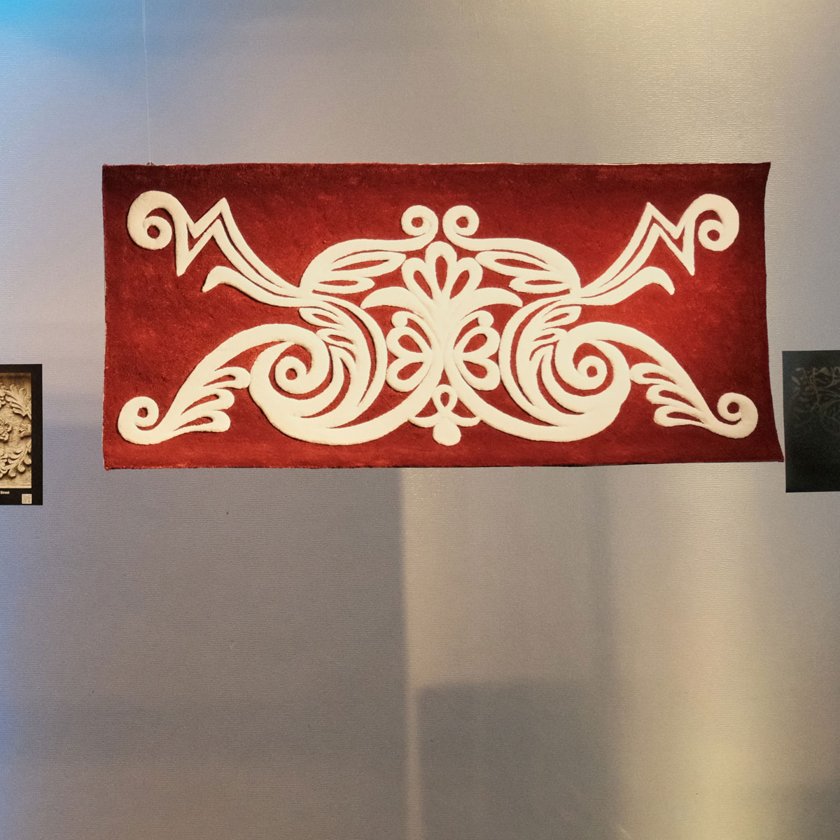 The stone embroideries of Nova Kakhovka in textiles in Brussels, Belgium